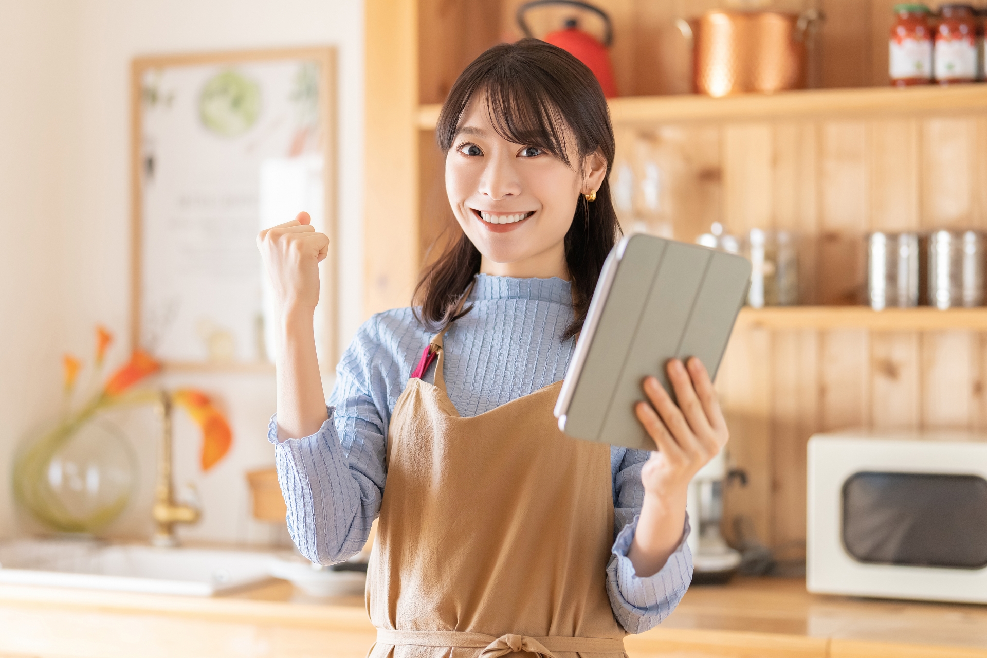 主婦でもホームヘルパーになれる？家事や育児と両立できる働き方とは♡｜カスタマ介護